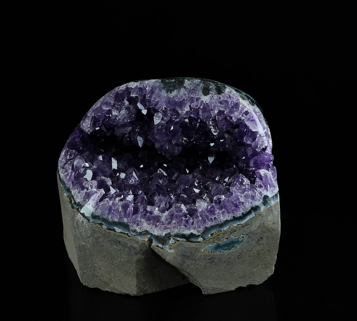 Natural Amethyst Crystal Cluster - Healing Energy and Positive Vibes