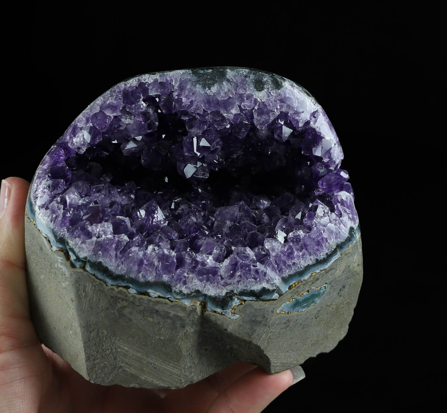 Natural Amethyst Crystal Cluster - Healing Energy and Positive Vibes