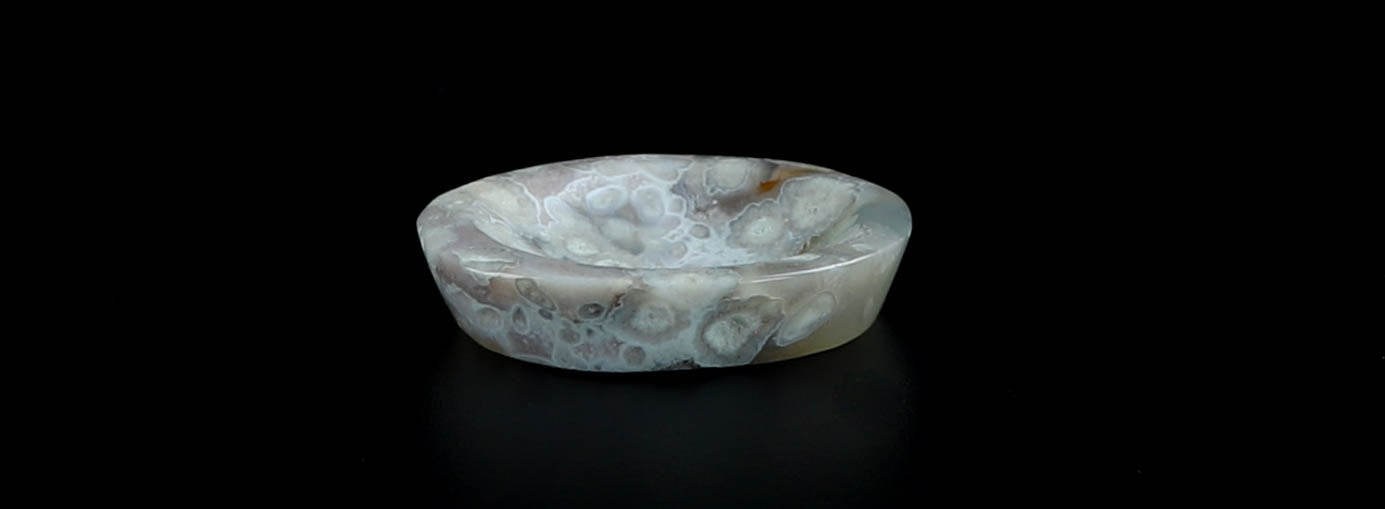 Elegante cuenco de cristal de ágata floral: curación y exhibición de cristales