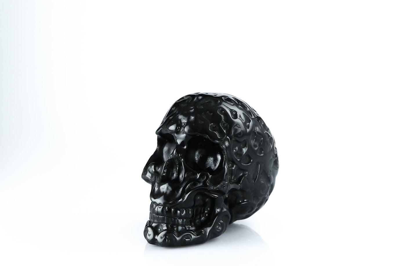 Obsidian Crystal Skull: Unique Hand-Carved Piece for Healing and Protection