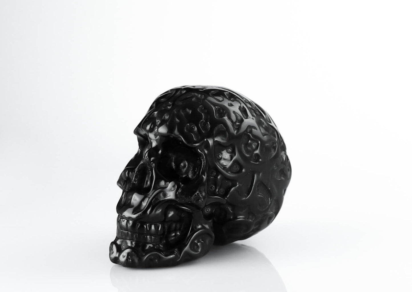 Obsidian Crystal Skull: Unique Hand-Carved Piece for Healing and Protection