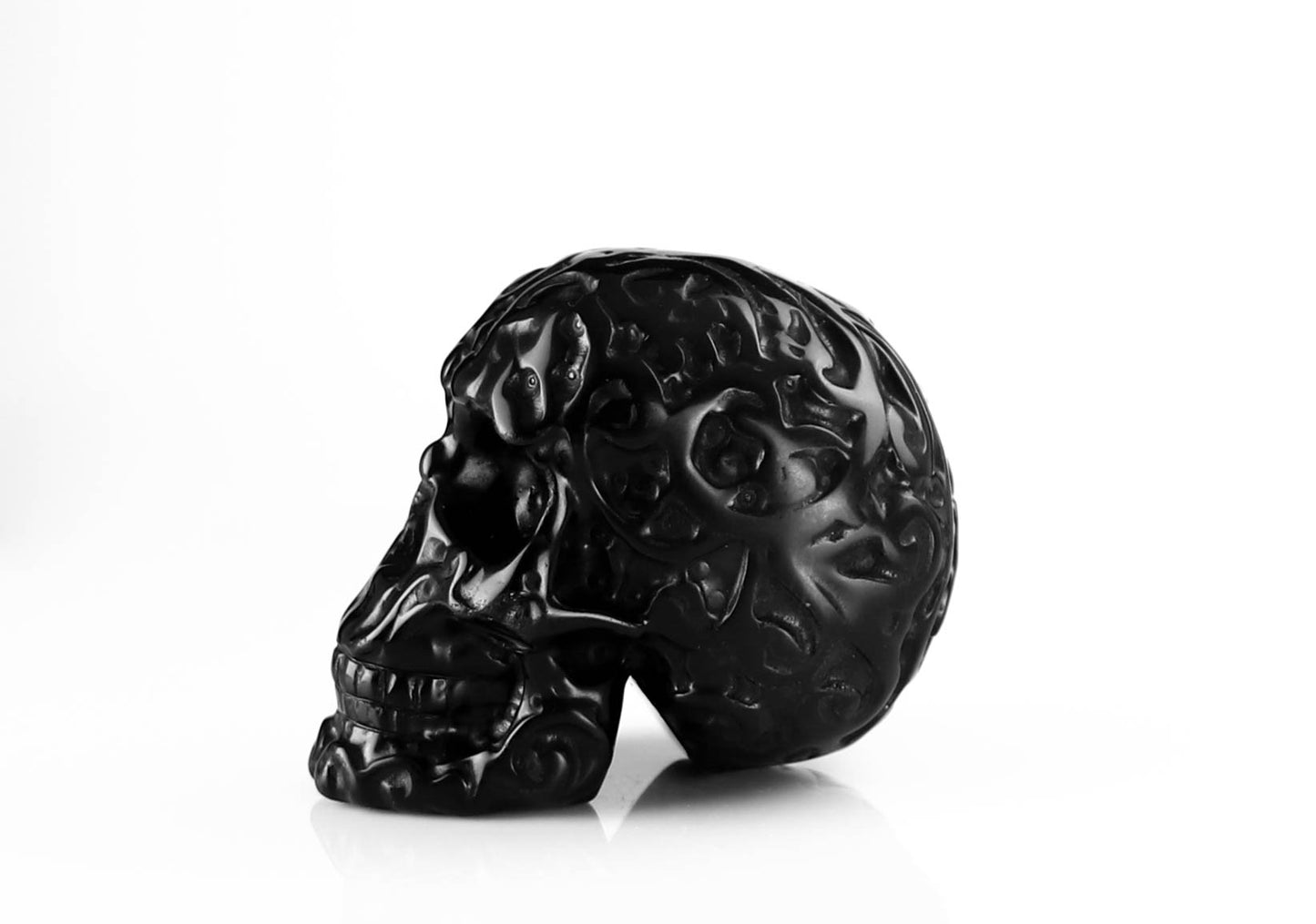 Obsidian Crystal Skull: Unique Hand-Carved Piece for Healing and Protection