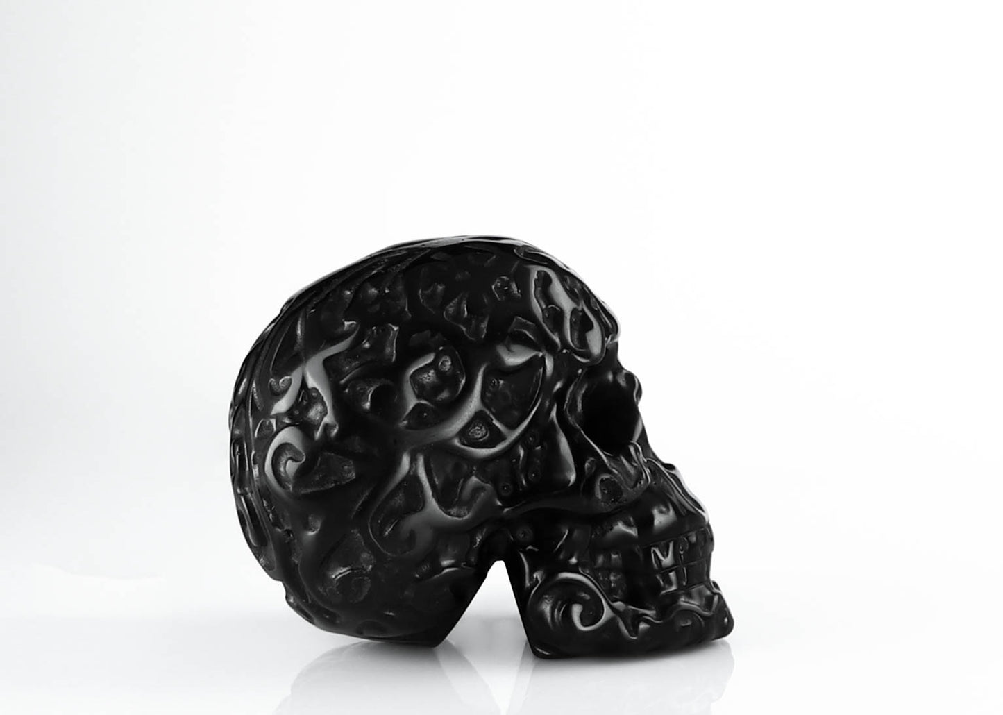 Obsidian Crystal Skull: Unique Hand-Carved Piece for Healing and Protection