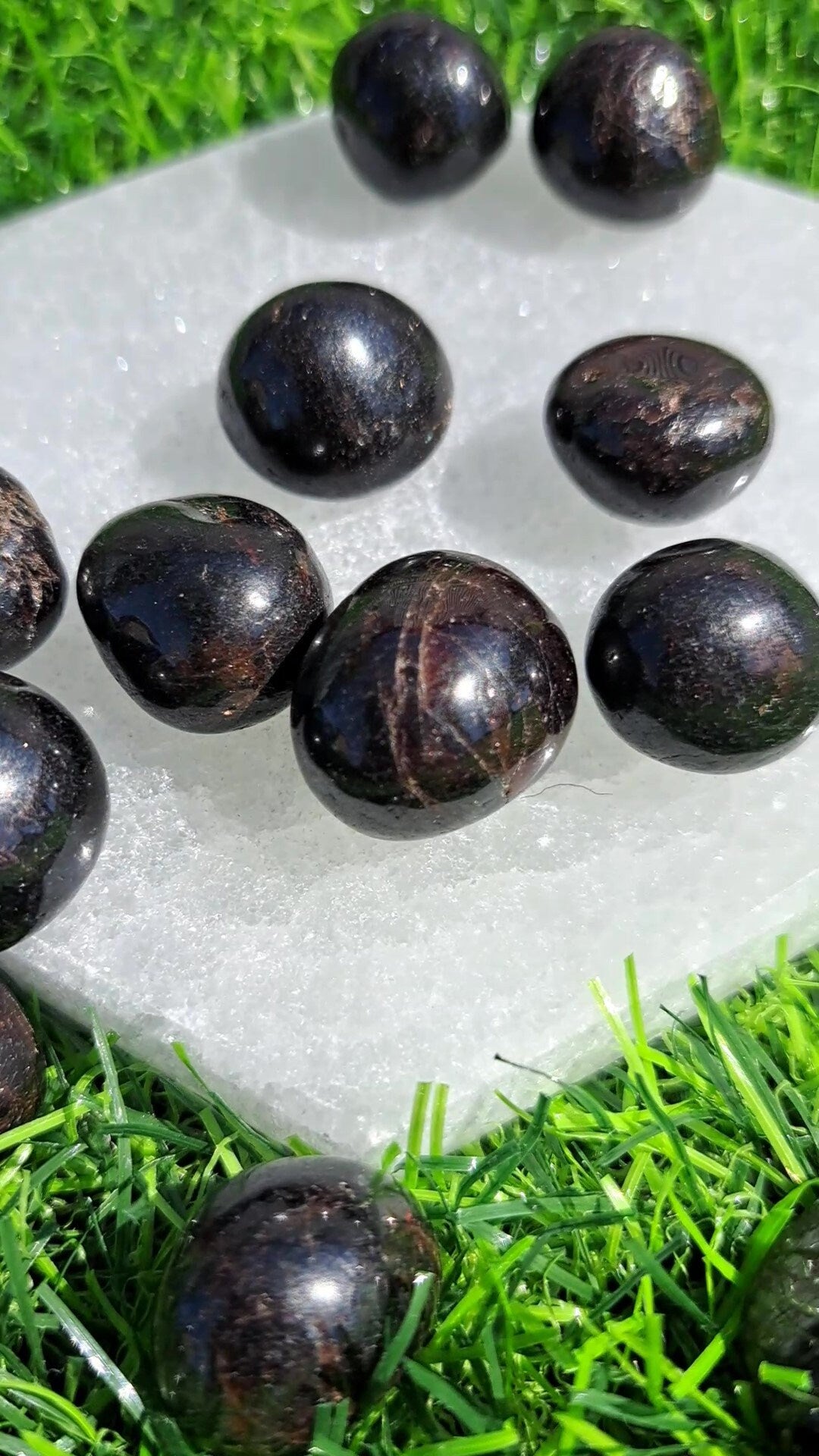 Garnet Crystal Tumble - Healing Crystal for Love and Passion