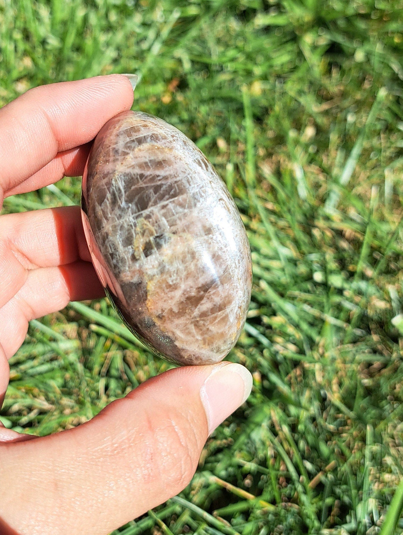Piedra de palma de piedra lunar negra: meditación, intuición, protección
