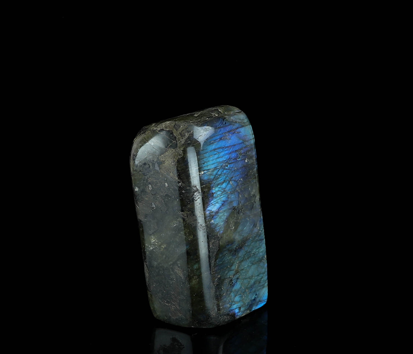 AAA Labradorite Free Form Décor: Stunning Natural Stone Sculpture for Healing and Protection