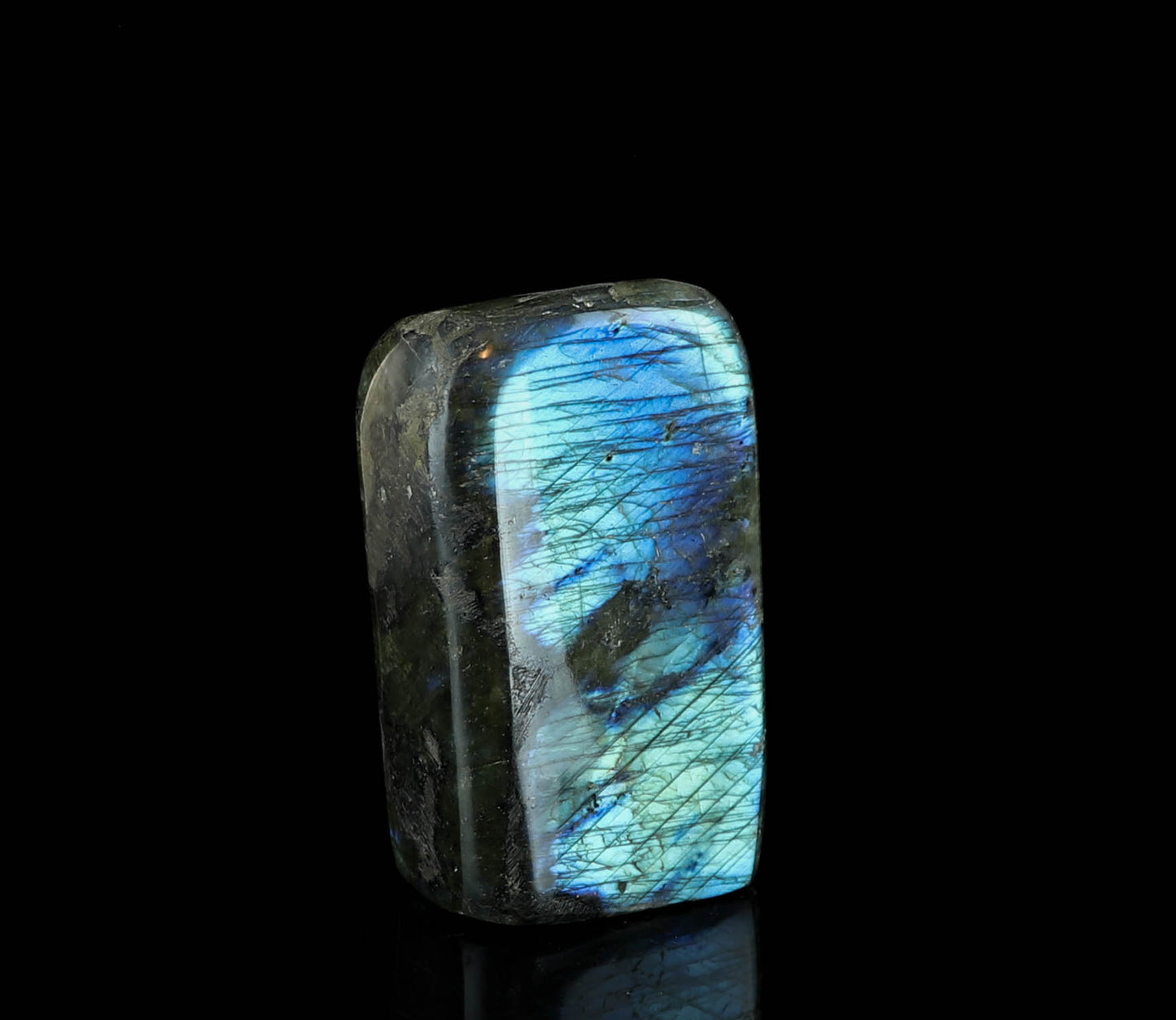 AAA Labradorite Free Form Décor: Stunning Natural Stone Sculpture for Healing and Protection