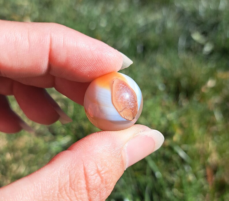 Mini Carnelian Sphere -  Reiki healing, Crystal grids, Home Décor, Pocket Stone