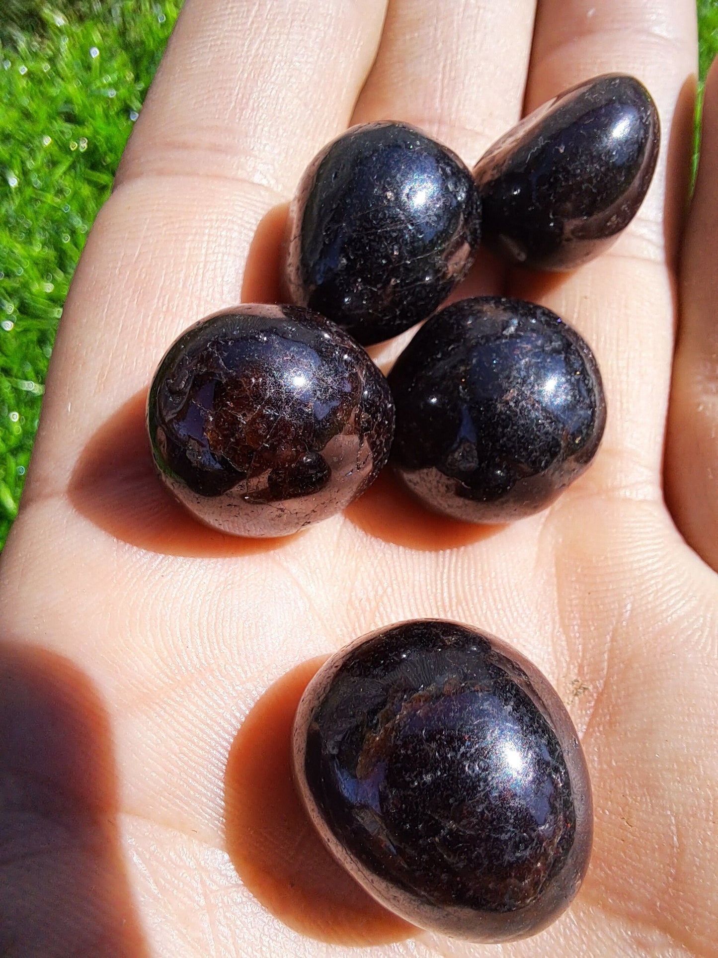 Garnet Crystal Tumble - Healing Crystal for Love and Passion