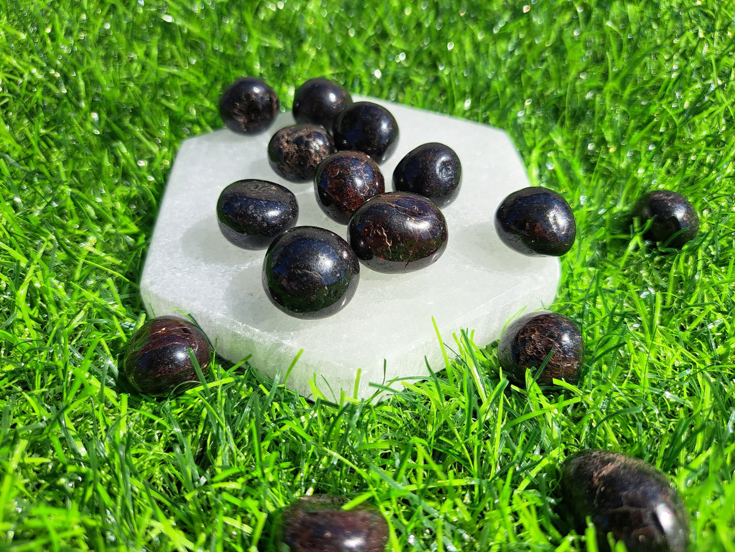Garnet Crystal Tumble - Healing Crystal for Love and Passion