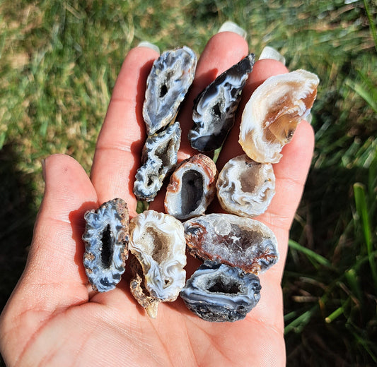 Mini Agate Geode - Meditation, Crystal Collection, Crystal Grid
